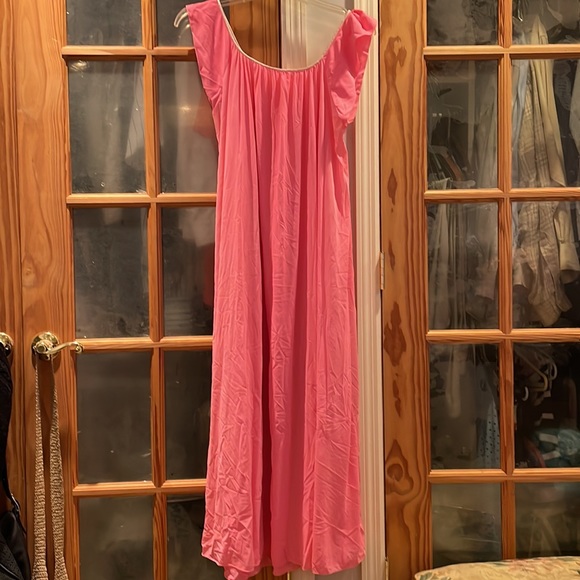 Woman’s pink summer scoop neck nightgown. XL - Picture 4 of 4